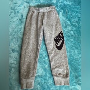 Boys 5-6 Nike jogging pants